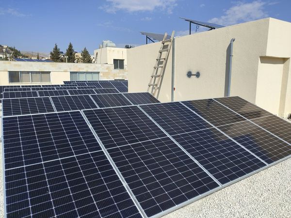 Rooftop rows on the upper roof