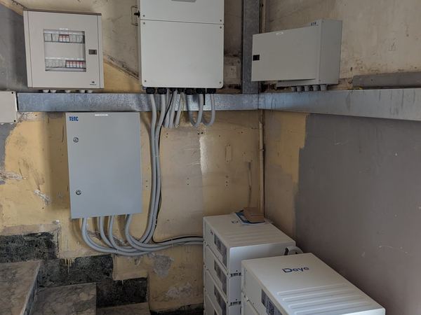 Inverter, protection boxes and batteries