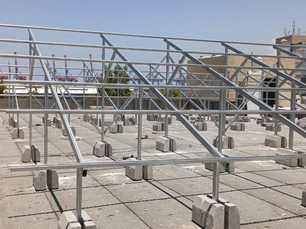 Frames on ballast blocks